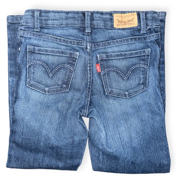 Girls Premium LEVIS Jeans - Picture 2 of 4